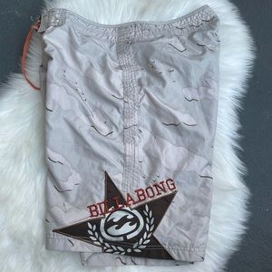 🔹 Men’s Billabong swim